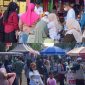 Tradisi Lokal yang Hidup – Dengan UMKM, kuliner, musik Tongrong Bagaspati, dan layanan kesehatan gratis, Pasar Minggu Taman Adipura membuktikan bahwa tradisi lokal tetap relevan dan bermanfaat bagi masyarakat.