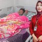 RSUD dr. Moh Anwar Sumenep memberikan perawatan intensif kepada pasien demam berdarah (DBD), Bagas, yang dirujuk dari Puskesmas Pasongsongan. Pelayanan yang ramah dan sigap di bawah kepemimpinan dr. Erliyati, M.Kes., memastikan pasien merasa nyaman dan aman selama perawatan.