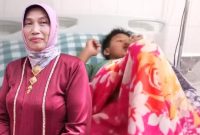 Perhatian dan kepedulian Dirut RSUD Sumenep, dr. Erliyati, M.Kes, kepada Bagas, anak yatim asal Panaongan yang tengah berjuang melawan DBD.
