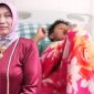 Perhatian dan kepedulian Dirut RSUD Sumenep, dr. Erliyati, M.Kes, kepada Bagas, anak yatim asal Panaongan yang tengah berjuang melawan DBD.