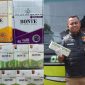KOLASE FOTO. Varian rokok ilegal merek BONTE yang berhasil diamankan oleh Polres Sampang dalam operasi penindakan di Jalan Raya Camplong, Senin (22/12/2025) malam