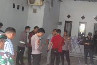Penemuan sekeluarga tewas di rumah mereka mengingatkan kita akan pentingnya kewaspadaan dan perhatian terhadap lingkungan sekitar. Penyelidikan polisi sangat dinanti agar misteri kematian ini terungkap dan masyarakat tetap merasa aman