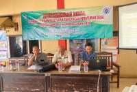 Keterangan Foto:
Kepala Desa Pinggirpapas, H. Ubaid Abdul Hayat, memimpin Musyawarah Desa APBDes 2026 di Balai Desa, Kecamatan Kalianget, Kabupaten Sumenep. Ia menekankan pentingnya transparansi, partisipasi warga, dan akuntabilitas dalam perencanaan anggaran desa.