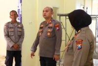 Kapolres Sumenep AKBP Rivanda, S.I.K., didampingi pejabat terkait saat melakukan pengecekan SPPG