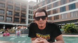 Fasilitas kolam renang Hotel Myze Sumenep dengan konsep terbuka dan suasana nyaman untuk aktivitas renang keluarga.
