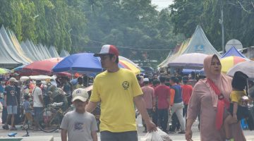 Suasana meriah Pasar Minggu  Sumenep dipenuhi pengunjung dari berbagai usia. Keramaian warga, aroma kuliner khas, dan aneka produk UMKM menciptakan momen hangat dan semarak, sekaligus menegaskan dukungan Bupati Fauzi terhadap pertumbuhan usaha lokal.