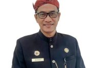 Keterangan Foto:
Ir. Benny Irawan resmi dilantik sebagai Kepala BKPSDM Sumenep oleh Bupati Achmad Fauzi Wongsojudo di Pendopo Agung Keraton Sumenep, Rabu (14/01/2026). Pelantikan ini menjadi bagian dari mutasi dan promosi jabatan ASN untuk meningkatkan efektivitas, profesionalisme, dan kualitas pelayanan publik di Kabupaten Sumenep.