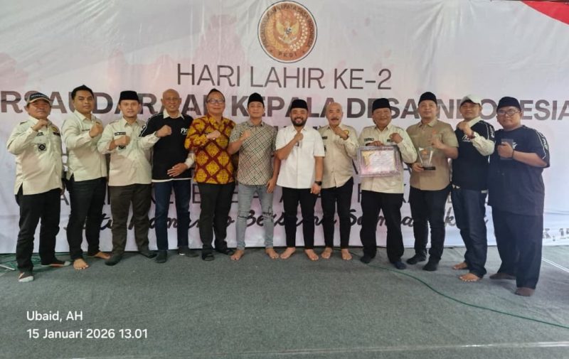 Suasana pertemuan PKDI Jawa Timur di Gresik, menegaskan soliditas kepala desa Madura Raya dalam memperjuangkan desa mandiri dan berdaulat.