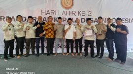 Suasana pertemuan PKDI Jawa Timur di Gresik, menegaskan soliditas kepala desa Madura Raya dalam memperjuangkan desa mandiri dan berdaulat.
