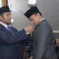 Momen pelantikan Kamarullah di Pendopo Agung Keraton Sumenep, Jumat 23 Januari 2026, yang menandai langkah baru dalam memperkuat keterbukaan informasi publik.