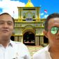 Keterangan Foto:
Faruk Hanafi (kiri) dan Sekdis Raisul Kawim (kanan), duo birokrat Disbudporapar Sumenep yang diharapkan mampu mendorong prestasi dan meningkatkan PAD sektor pariwisata.