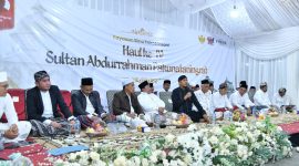 Masyarakat dan tokoh keraton berkumpul dalam Haul Sultan Abdurrahman Pakunataningrat, mempererat silaturahmi sekaligus meneladani nilai sejarah dan kepemimpinan.