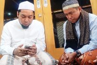 Menyambung sanad dan mempererat ukhuwah: Naghfir memimpin sowan ke Pengasuh Pondok Sokorejo. KHR. Azaim Abrahimy