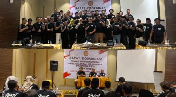 Foto kolektif PKDI sebagai simbol kekompakan dan solidaritas antaranggota 