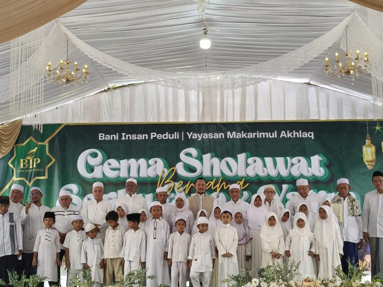 Suasana religius dan penuh empati menyelimuti santunan anak yatim yang diinisiasi Yayasan Bani Insan Peduli, menjadi simbol kepedulian dan kasih sayang bagi masa depan generasi yatim.