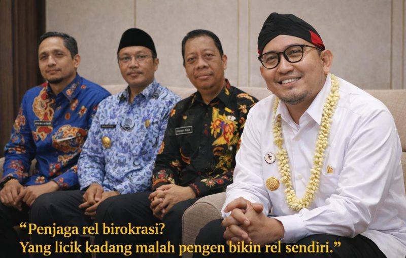 Saat banyak yang sibuk berdiri paling depan dan bersuara paling keras, kepemimpinan justru diuji dari kemampuan duduk, mendengar, dan memilih dengan kepala dingin.