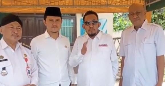 Bupati Sumenep, Achmad Fauzi Wongsojudo, memberikan himbauan kepada seluruh pemilik dapur MBG, didampingi Ketua PKDI Kabupaten Sumenep, H. Ubaid Abdul Hayat, Camat, dan pengurus PKDI, agar memastikan standar kebersihan, kualitas, dan nutrisi makanan anak-anak terpenuhi, Rabu (05/03/2026) di Kecamatan Guluk-guluk.