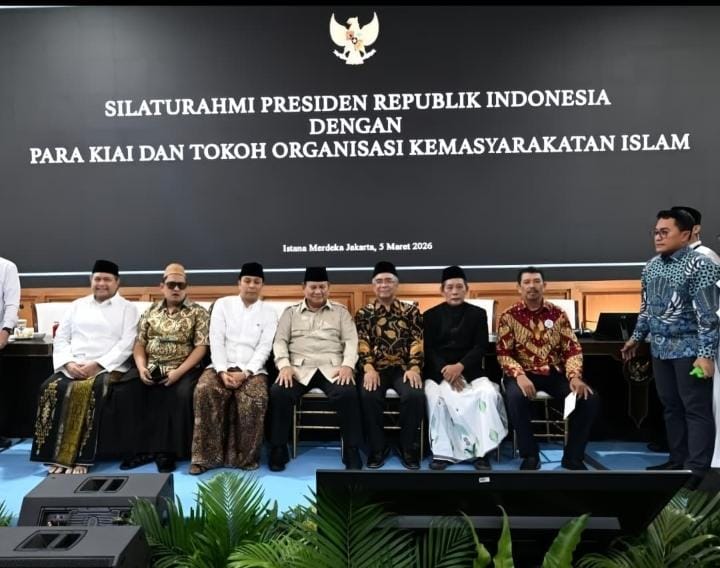 Haji Khairul Umam (Haji Her) Pamekasan saat menghadiri undangan silaturahmi Presiden Prabowo Subianto bersama para kiai dan tokoh organisasi kemasyarakatan Islam di Istana Kepresidenan Jakarta.