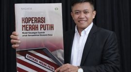 Akademisi Sumenep, Dr. Naghfir, memperkenalkan buku “Koperasi Merah Putih” sebagai inovasi strategis ekonomi desa.