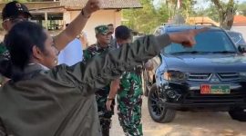 Pangdam Kodam V/Brawijaya, Rudy Saladin, meninjau langsung area EduFarming yang digagas Fauzi Mami Muda di Desa Matanair, Kecamatan Rubaru, Kabupaten Sumenep, Minggu (8/3/2026). Kunjungan tersebut menjadi bentuk apresiasi terhadap inovasi edukasi peternakan yang diharapkan mampu mendorong kemandirian pangan dan meningkatkan minat generasi muda di sektor peternakan.