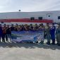 Keterangan Foto:
Asisten Perekonomian dan Pembangunan Setda Sumenep, Abdul Majid, bersama Plt Disperkimhub Sumenep, Achmad Dzulkarnain, melepas secara simbolis ratusan warga kepulauan dalam program mudik gratis gelombang kedua dari Pelabuhan Kalianget, Sumenep. Proses verifikasi data penumpang dilakukan ketat untuk memastikan keselamatan perjalanan laut.