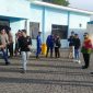 Ratusan penumpang bersiap di Pelabuhan Kalianget, Sumenep, Kamis (12/3/2026), saat gelombang kedua mudik gratis menggunakan Kapal Bahari Express. Petugas melakukan verifikasi ketat terhadap data manifest untuk memastikan keselamatan dan ketertiban perjalanan.