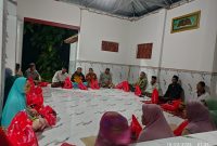 Suasana pembagian sembako kepada warga dhuafa di Kecamatan Dungkek oleh Detikzone.id berkolaborasi dengan PDI Perjuangan dalam rangka berbagi berkah Ramadan.