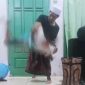 Ket Foto: Tangkapan layar video yang diduga memperlihatkan seorang anak dibanting, kini menjadi bagian dari penyelidikan kasus di Probolinggo.