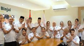 Ket Foto: Ketua Umum DPN Laskar Prabowo 08, Dr. (Cand) Devi Taurisa, SH., MH., CLD., CBLC., CLA, bersama seluruh jajaran pengurus saat momen kebersamaan dalam rangka Hari Raya Idulfitri 1447 H.