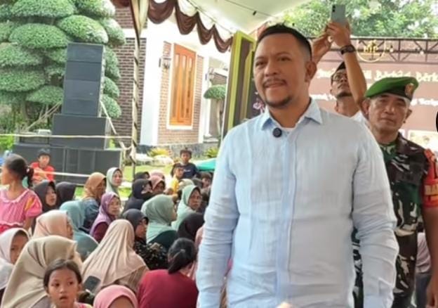 Founder BIP Ali Zainal Abidin saat menyaksikan langsung kebahagiaan anak yatim dan kaum dhuafa.