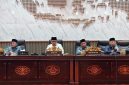Suasana Rapat Paripurna DPRD Kabupaten Sumenep saat tujuh fraksi menyampaikan pandangan umum terhadap Nota Penjelasan Bupati atas tiga Raperda 2026, Rabu (15/04/2026).