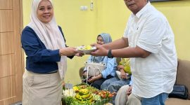 Bos CV Ayunda Permata Sejahtera Pamekasan,  Haji Bambang Budianto mengikuti kegiatan syukuran sebagai bentuk apresiasi terhadap perjalanan panjang Pegadaian
