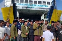 Sebanyak 591 santri menaiki KMP Munggiyang Hulalo dalam program arus balik gratis dari Kangean menuju Jangkar.