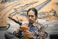 Fauzi As, penulis artikel “Aktivis Bajingan”, menekankan pentingnya aktivisme yang berpihak pada rakyat kecil.