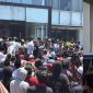 Ribuan petani tembakau, ulama, dan masyarakat Madura memadati gudang induk Bawang Mas Group di Desa Blumbungan, Pamekasan, dalam acara penyambutan Haji HER yang berlangsung meriah disertai istighatsah dan doa bersama.