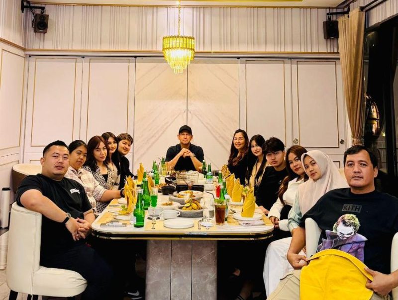 Keluarga besar Brian Praneda mengikuti acara halal bihalal di Jakarta, berlangsung hangat dalam suasana kebersamaan, saling bermaafan, dan mempererat silaturahmi pasca Idulfitri 2026.