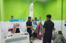 Kesigapan satpam RSUD Sumenep saat membantu pasien menjadi bagian penting dari pelayanan terpadu rumah sakit.