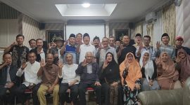 Ketua MPP Din Syamsuddin bersama Ketua Umum Lukman Malanuang memimpin rapat konsolidasi MPP dan DPP Partai Pelita di Pondok Labu, Jakarta, Senin (13/4/2026) malam, guna memperkuat struktur organisasi dan memantapkan arah gerak partai ke depan.