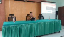 Dinas Kesehatan Probolinggo memberikan pembekalan kepada pelaku IRTP melalui Bimtek Keamanan Pangan guna menjamin produk pangan yang aman dikonsumsi.