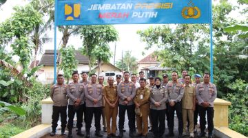 Jembatan Rusak Diperbaiki, Kapolres Sumenep Tunjukkan Aksi Nyata di Lapangan