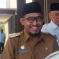 Ket Foto:
H. Ubaid Abdul Hayat saat mendampingi Bupati Sumenep dalam acara Halal Bihalal, sebagai wujud kebersamaan dan sinergi antara pemerintah daerah dan para kepala desa.