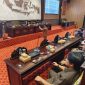 Rapat Paripurna DPRD Kabupaten Sumenep saat penyampaian Nota Penjelasan Bupati terhadap tiga Raperda Tahun 2026 di ruang sidang utama, Senin (13/04/2026).