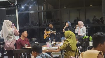 Malam Mingguan Makin Berkesan! Live Musik Akustik Arinna Cafe & Resto Jadi Magnet Pecinta Kuliner dan Kehangatan Keluarga
