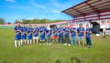 Tim Sepakbola RSUD vs BPRS di Stadion A. Yani Sumenep, dalam laga sparing Hari Buruh 2026 yang menjadi ajang konsolidasi dan silaturahmi