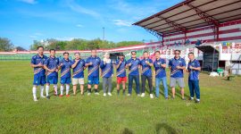 Tim Sepakbola RSUD vs BPRS di Stadion A. Yani Sumenep, dalam laga sparing Hari Buruh 2026 yang menjadi ajang konsolidasi dan silaturahmi