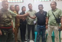 Keterangan Foto:
Suasana klarifikasi resmi di ruang pertemuan GOR A. Yani Sumenep antara pihak Askab PSSI Sumenep, PSBA Arjasa, dan PERRSU Sumbernangka terkait polemik Turnamen Askuri Hamsani Cup 2026 yang diduga tidak sesuai izin.