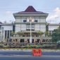 Kantor Bupati Probolinggo yang menjadi objek proyek pemeliharaan senilai Rp 400 juta, menuai sorotan publik terkait penunjukan kontraktor luar daerah melalui metode Pengadaan Langsung.