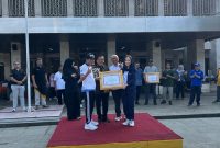Ketua Umum Laskar Prabowo 08, Dr. (Cand) Devi Taurisa, S.H., M.H., C.L.D., C.B.L.C., C.L.A., menerima piagam penghargaan dari Masjid Istiqlal sebagai bentuk apresiasi atas dedikasi dalam kegiatan Ramadan 1447 H.
