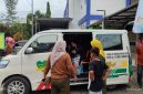 Ket Foto:
Mobil LaSehat RSUD dr. H. Moh. Anwar Sumenep bersiap mengantar pasien pulang ke rumah, sebagai wujud pelayanan humanis dan kepedulian rumah sakit terhadap masyarakat kecil yang membutuhkan bantuan transportasi gratis.