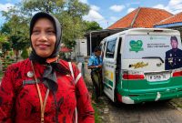 Mobil LaSehat RSUD dr. H. Moh. Anwar Sumenep saat mengantarkan pasien pulang ke rumah, sebagai bagian dari perluasan layanan antar pasien gratis yang kini semakin dirasakan manfaatnya oleh masyarakat.